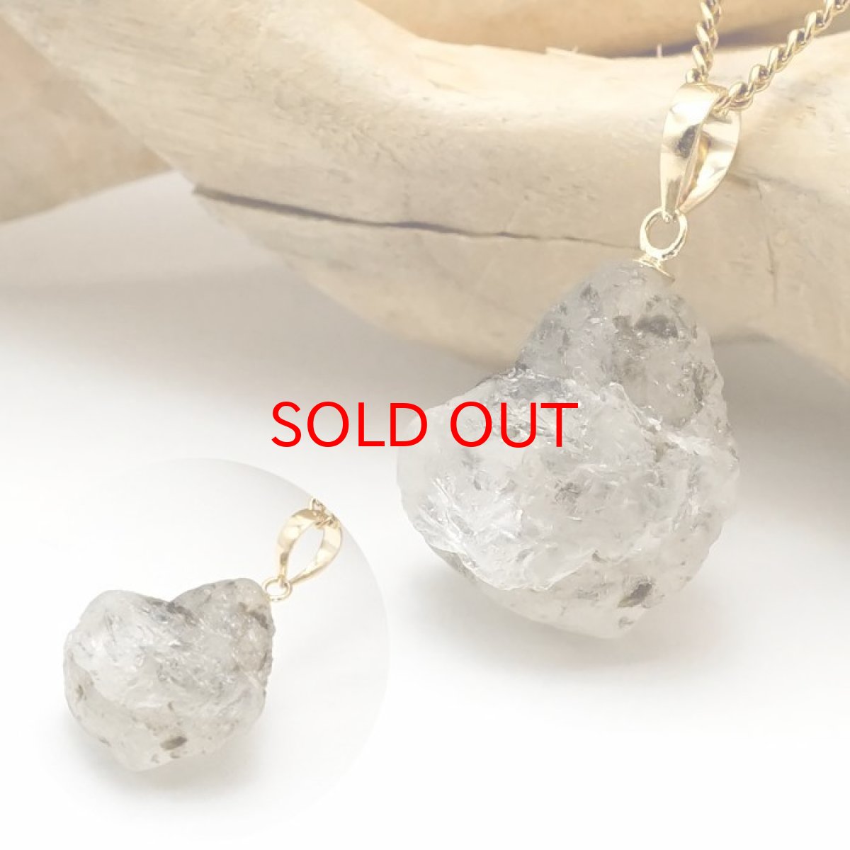 画像3: フェナカイト ラフ 原石 約10.8ct ペンダントトップ K18 日本製 【 1点もの 】 ロシア産 ラフ原石 Phenakite 希少石 フェナス石 鉱物 pendant ネックレス 【 送料無料 】パワーストーン 浄化 お守り 天然石 カラーストーン (3)