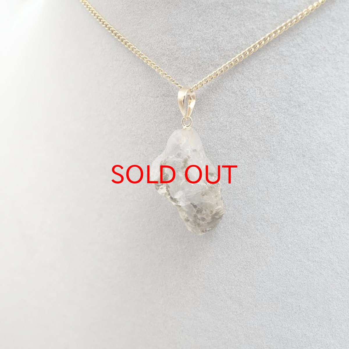 画像4: フェナカイト ラフ 原石 約11.2ct ペンダントトップ K18 日本製 【 1点もの 】 ロシア産 ラフ原石 Phenakite 希少石 フェナス石 鉱物 pendant ネックレス 【 送料無料 】パワーストーン 浄化 お守り 天然石 カラーストーン (4)