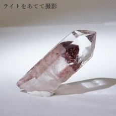 画像5: マニカラン水晶 レッドファントム 原石 インド産 六角柱 【 一点もの 】 水晶 マニカランクォーツ 天然石 パワーストーン 浄化 お守り カラーストーン (5)