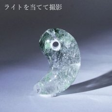 画像3: 【一点もの】 ガネーシュヒマール水晶 勾玉 24mm ハンドカット ネパール産 天然石 パワーストーン カラーストーン (3)