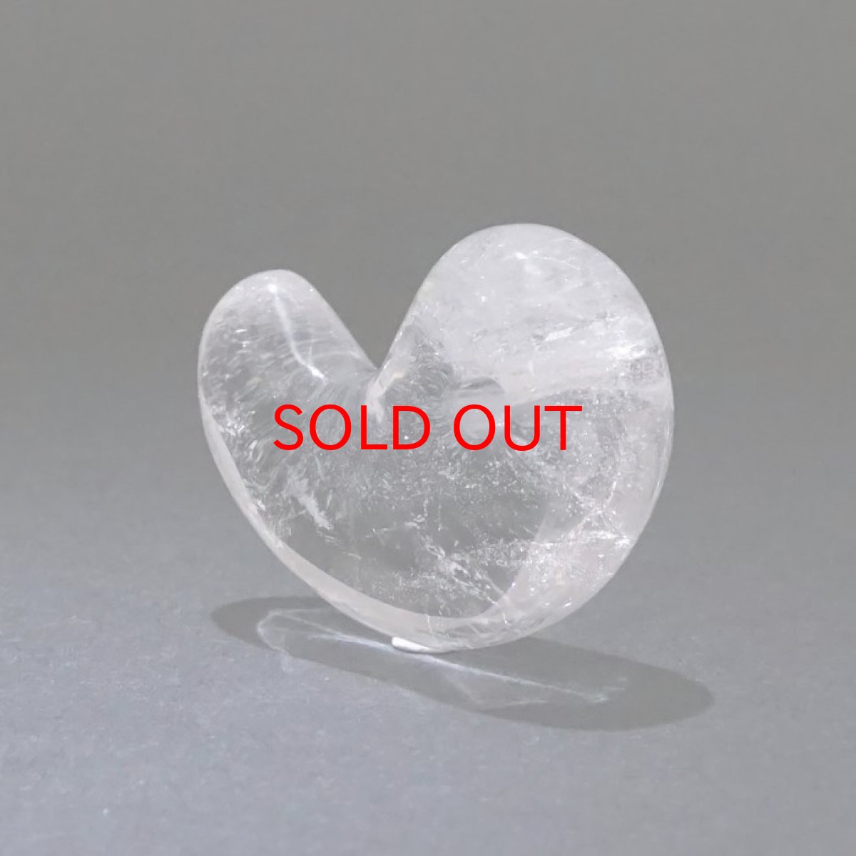 画像3: 【 一点もの 】 山梨黒平水晶 勾玉 30mm 透明 山梨県産 黒平鉱山 日本製 国産水晶 黒平 稀少価値 日本銘石 お守り パワーストーン 天然石 カラーストーン 【 正規販売店 】 (3)