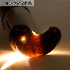 画像4: 【 一点もの 】 山梨黒平水晶 勾玉 38mm 黒 山梨県産 黒平鉱山 日本製 国産水晶 黒平 稀少価値 日本銘石 お守り パワーストーン 天然石 カラーストーン 【 正規販売店 】 (4)