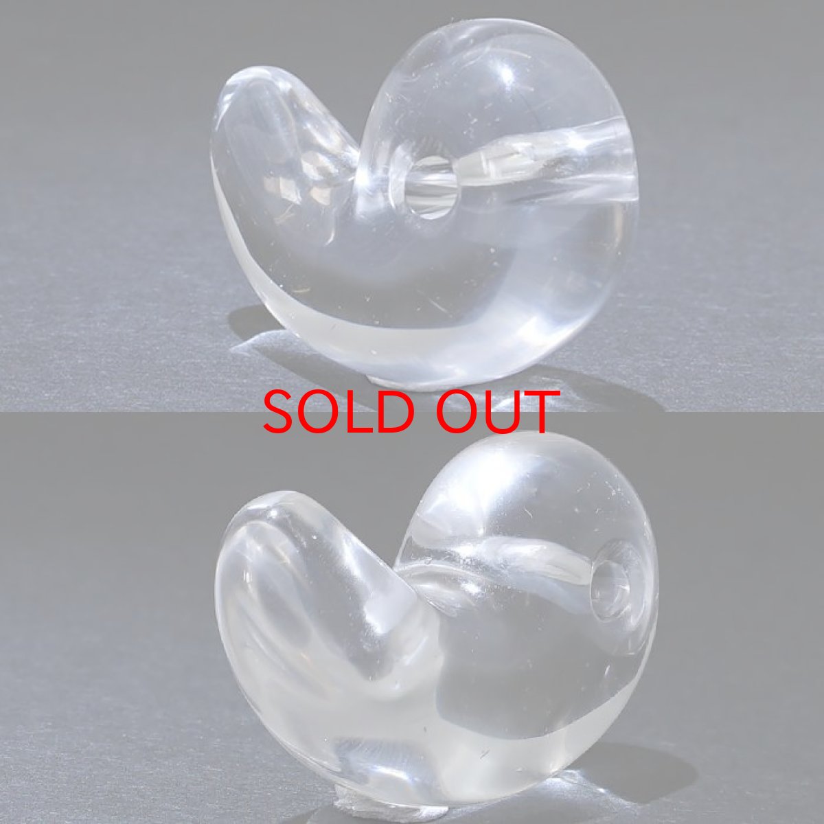 画像9: 【 一点もの 】 山梨乙女水晶 勾玉 30mm 透明 山梨県産 乙女鉱山 日本製 国産水晶 乙女 稀少価値 お守り パワーストーン 天然石 カラーストーン (9)