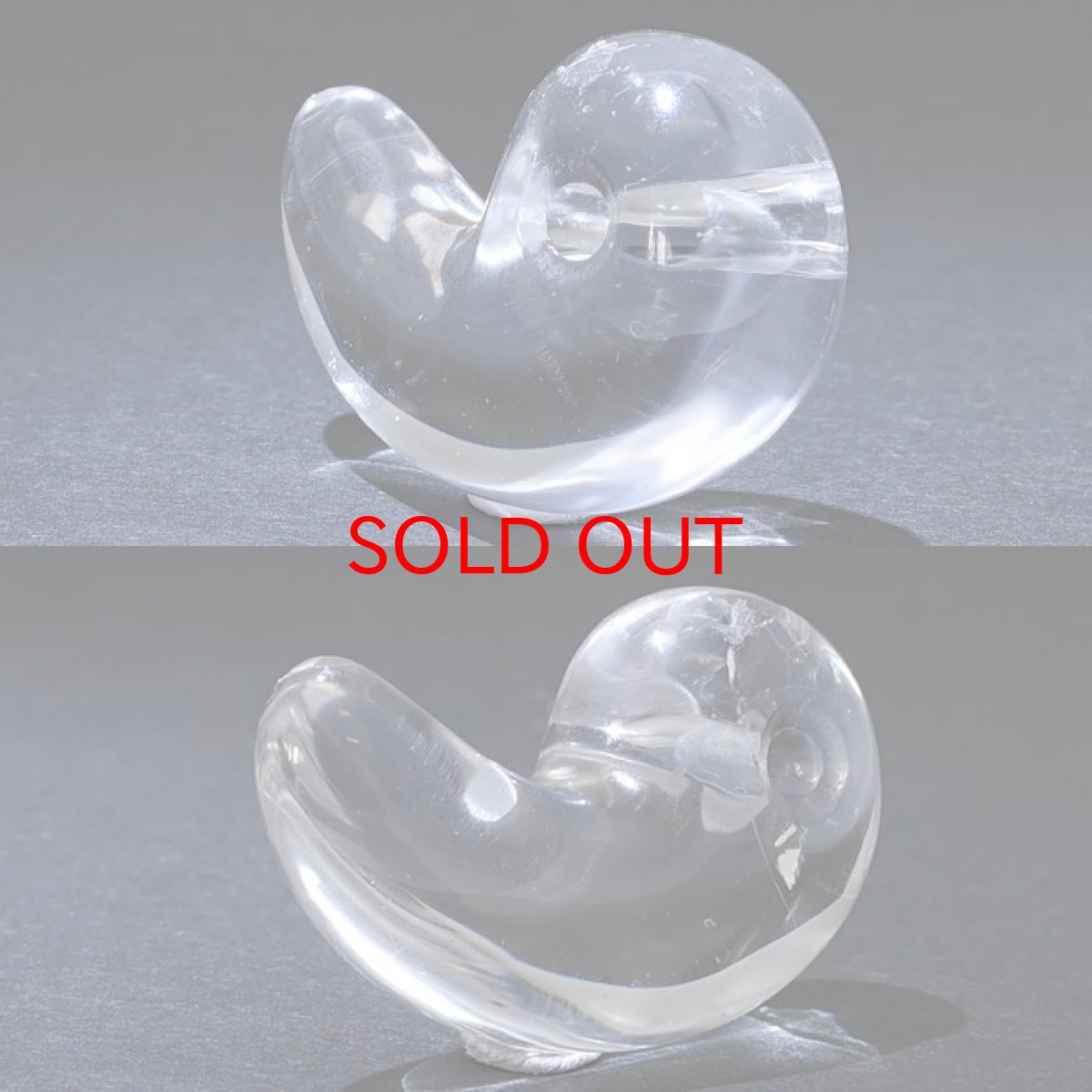 画像3: 【 一点もの 】 山梨乙女水晶 勾玉 30mm 透明 山梨県産 乙女鉱山 日本製 国産水晶 乙女 稀少価値 お守り パワーストーン 天然石 カラーストーン (3)