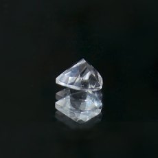 画像3: ペタライト ルース 約0.45ct トリリアンカット ブラジル産 葉長石 Petalite 裸石 鉱物 浄化 お守り 天然石 パワーストーン カラーストーン (3)