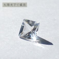 画像4: ペタライト ルース 約0.85ct スクエアカット ブラジル産 葉長石 Petalite 裸石 鉱物 浄化 お守り 天然石 パワーストーン カラーストーン (4)