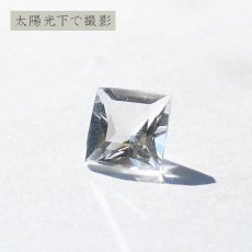 画像4: ペタライト ルース 約1.05ct スクエアカット ブラジル産 葉長石 Petalite 裸石 鉱物 浄化 お守り 天然石 パワーストーン カラーストーン (4)