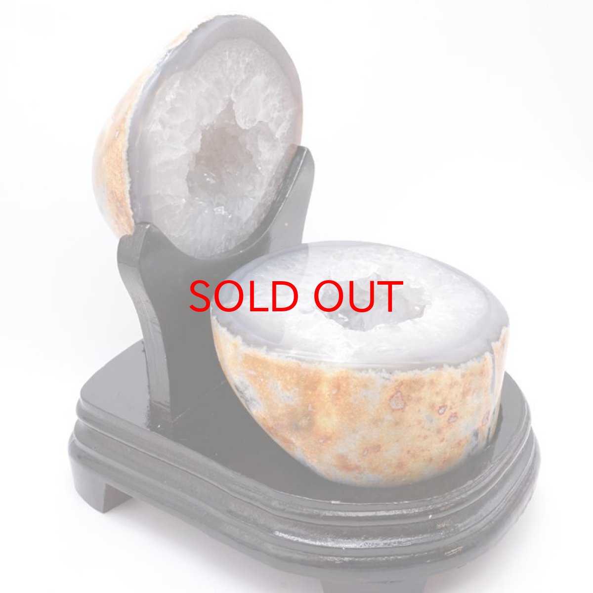 画像3: 【20%OFFセール】 トレジャーメノウ ブラジル産 treasure agate 台付き 一点物 聚宝盆 瑪瑙 原石 龍穴 正月 新年 飾り物 レア クラスター 金運 浄化 置き物 天然石 パワーストーン カラーストーン (3)