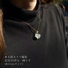 画像4: フェナカイト 3.75ct ペンダントトップ ロシア産 K18 ラフ 原石 一点物 Phenakite 日本製 希少石 フェナス石 ネックレス パワーストーン 浄化 (4)