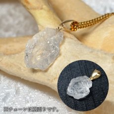 画像3: フェナカイト 6.5ct ペンダントトップ ロシア産 K18 ラフ 原石 一点物 Phenakite 日本製 希少石 フェナス石 ネックレス パワーストーン 浄化 (3)