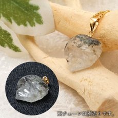 画像3: フェナカイト 13.2ct ペンダントトップ ロシア産 K18 ラフ 原石 一点物 Phenakite 日本製 希少石 フェナス石 ネックレス パワーストーン 浄化 (3)