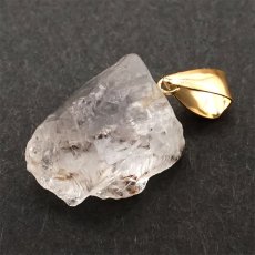 画像3: フェナカイト 6.90ct ペンダントトップ ロシア産 K18 ラフ 原石 【 一点もの 】 Phenakite 日本製 希少石 フェナス石 ネックレス パワーストーン 浄化 (3)