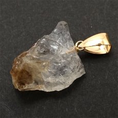 画像3: フェナカイト 7.55ct ペンダントトップ ロシア産 K18 ラフ 原石 【 一点もの 】 Phenakite 日本製 希少石 フェナス石 ネックレス パワーストーン 浄化 (3)