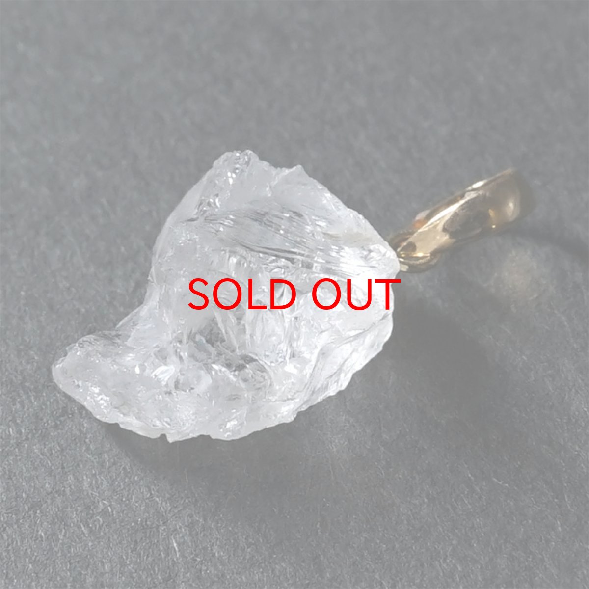 画像4: フェナカイト 4.50ct ペンダントトップ ロシア産 K18 ラフ 原石 【 一点もの 】 Phenakite 日本製 希少石 フェナス石 ネックレス パワーストーン 浄化 (4)