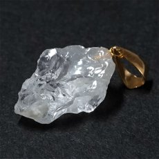 画像3: フェナカイト 5.35ct ペンダントトップ ロシア産 K18 ラフ 原石 【 一点もの 】 Phenakite 日本製 希少石 フェナス石 ネックレス パワーストーン 浄化 (3)