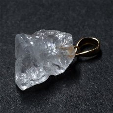 画像3: フェナカイト 4.70ct ペンダントトップ ロシア産 K18 ラフ 原石 【 一点もの 】 Phenakite 日本製 希少石 フェナス石 ネックレス パワーストーン 浄化 (3)