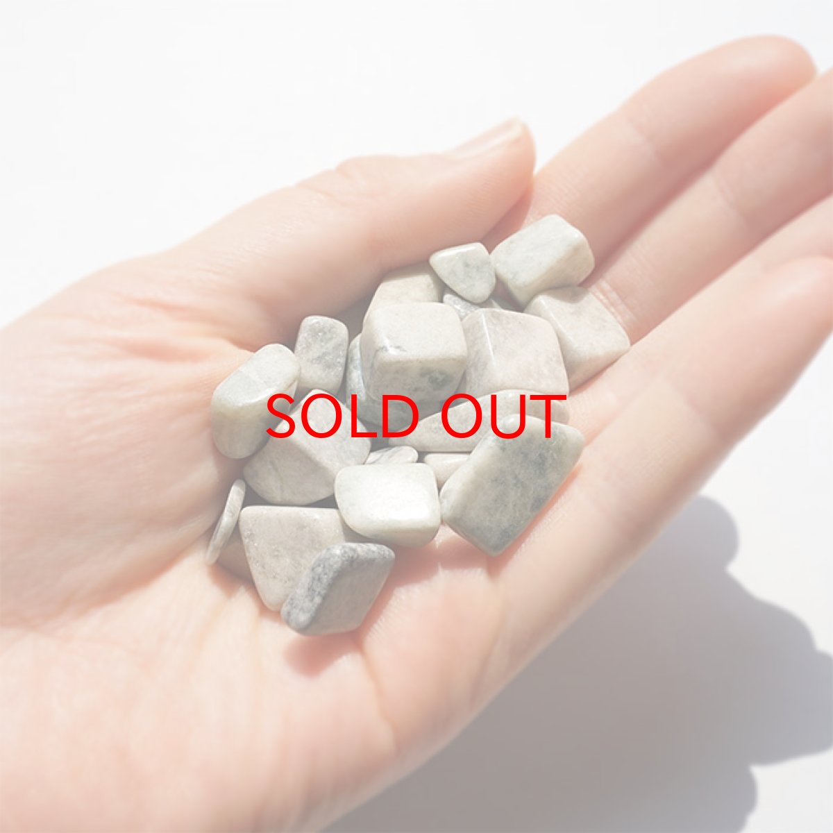 画像3: さざれ 100g 糸魚川翡翠 ピンクグレー 日本銘石 新潟県産 天然石 パワーストーン  カラーストーン   (3)