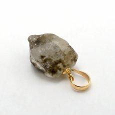 画像3: 《二次鉱床 ナチュラル原石》 フェナカイト ラフ 原石 ペンダントトップ 4.1ct ロシア・マリシェボ産 K18 【 1点もの 】 日本製 Phenakite 希少石 レア 天然石 フェナス石【 送料無料 】パワーストーン (3)