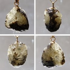 画像2: 《二次鉱床 ナチュラル原石》 フェナカイト ラフ 原石 ペンダントトップ 5.0ct ロシア・マリシェボ産 K18 【 1点もの 】 日本製 Phenakite 希少石 レア 天然石 フェナス石【 送料無料 】パワーストーン (2)