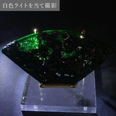 画像11: ミャンマー翡翠 龍 彫り物 Jade Jadeite 一点もの ひすい ヒスイ 国石 ダークグリーン 手彫り お守り カラーストーン (11)