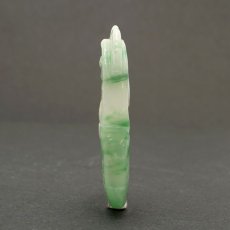 画像4: ミャンマー翡翠 鳥×如意 彫り物 Jade Jadeite 一点もの ひすい ヒスイ 国石 手彫り お守り カラーストーン (4)