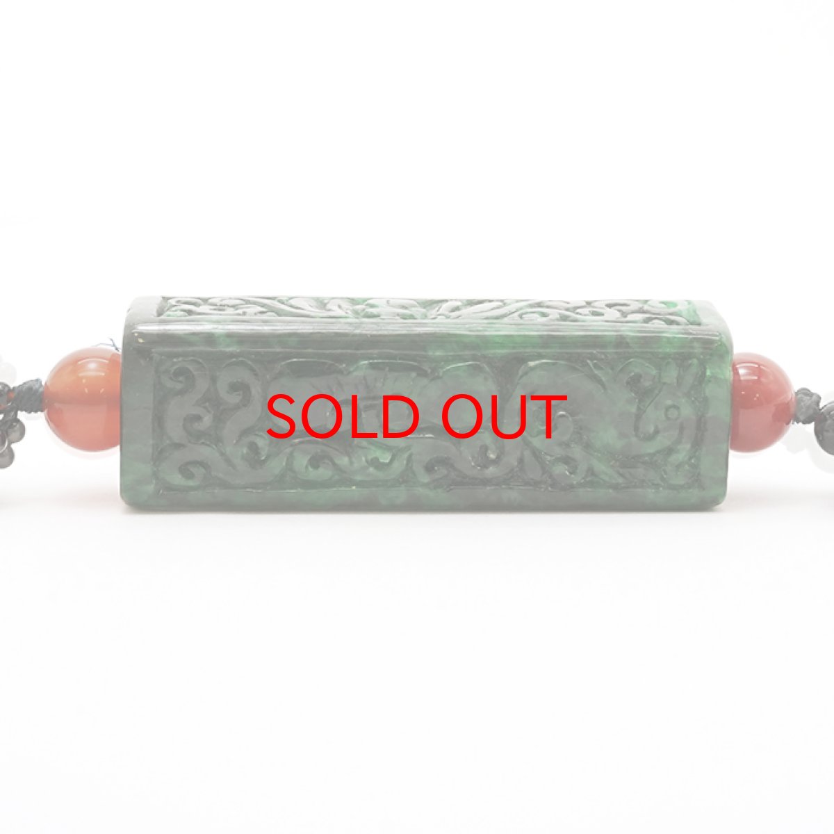 画像3: ミャンマー翡翠 ネックレス ミャンマー産 ダークグリーン 彫り物 稀少価値 パワーストーン jade 一点物  天然石 カラーストーン (3)