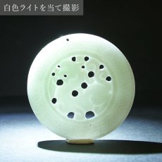 画像6: ミャンマー翡翠 麒麟 彫り物 丸プレート Jade Jadeite 一点もの ひすい ヒスイ 国石 手彫り お守り カラーストーン (6)