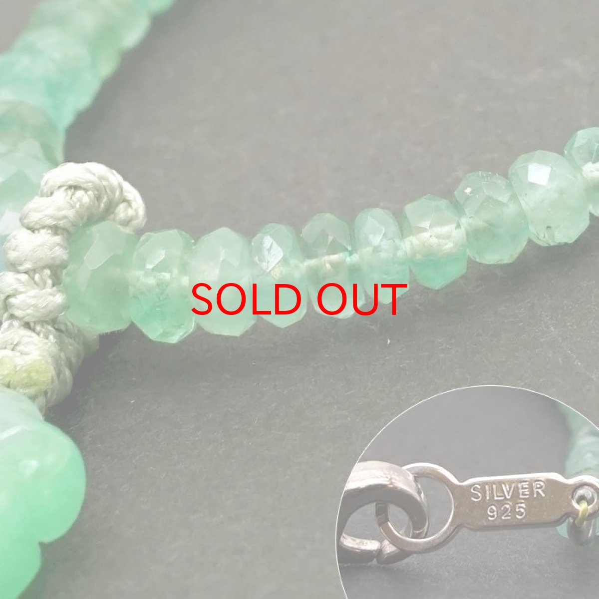 画像3: ミャンマー翡翠×エメラルド 彫り物 ネックレス Jade Jadeite emerald 一点もの ひすい ヒスイ 手彫り お守り カラーストーン (3)