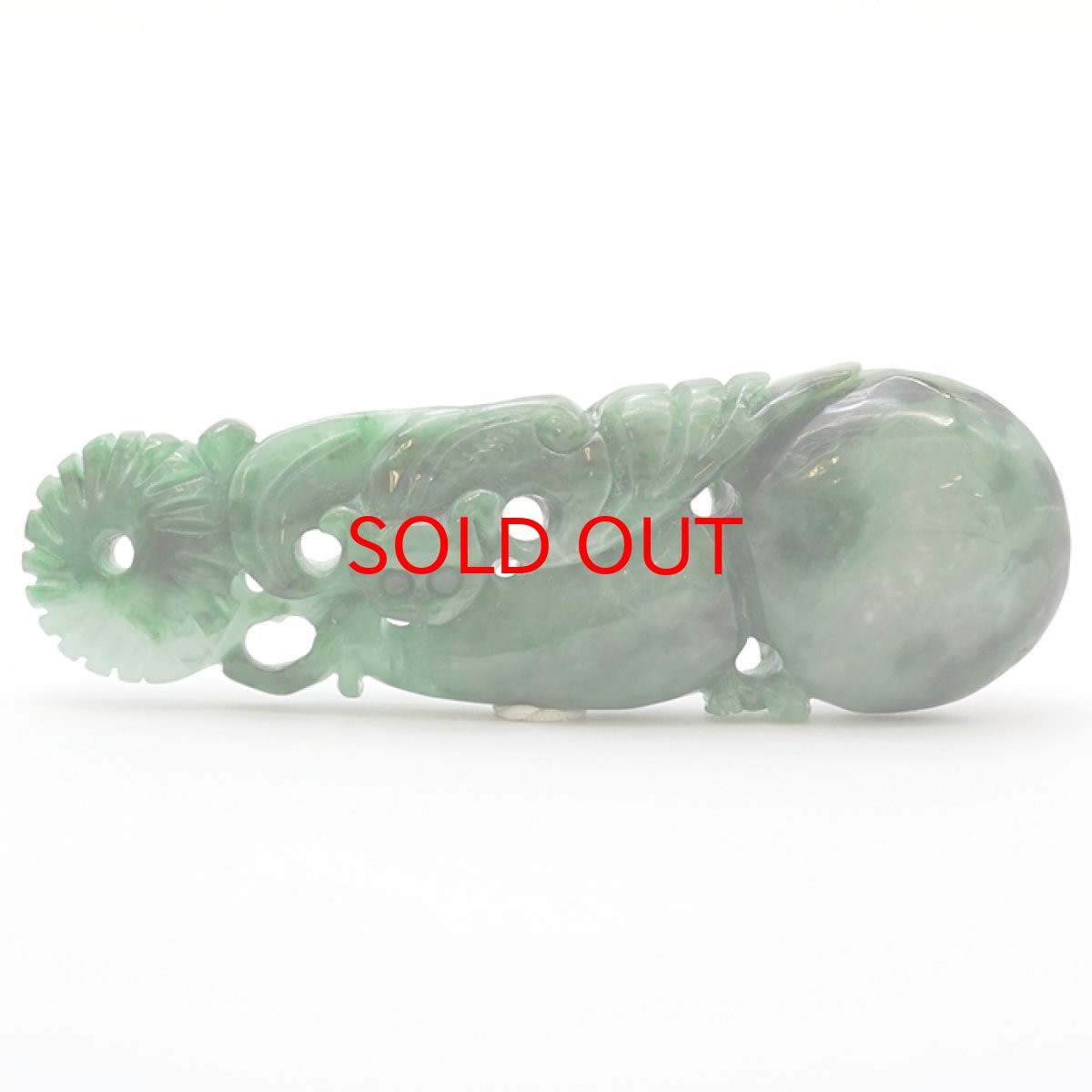 画像2: ミャンマー翡翠 蝙蝠 彫り物 Jade Jadeite 一点もの ひすい ヒスイ こうもり 手彫り お守り カラーストーン (2)