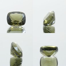 画像2: モルダバイト ルース 2.5ct チェコ産  スクエアカット moldavite 天然ガラス 隕石 才能 能力 エネルギー モルダヴ石 超希少原石 天然石 パワーストーン カラーストーン (2)