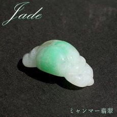 画像1: ミャンマー翡翠 ブレストップ 彫り物 【 一点もの 】 Jade Jadeite ひすい ヒスイ 翡翠 ブレスレット お守り 天然石 パワーストーン カラーストーン (1)