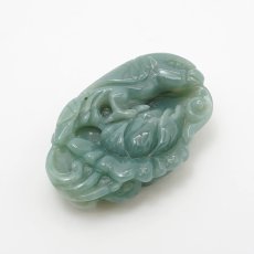 画像3: ミャンマー翡翠 如意×牡丹×鳥 彫り物 【 一点もの 】 Jade Jadeite ひすい ヒスイ 翡翠 お守り 天然石 パワーストーン カラーストーン (3)