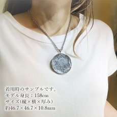 画像3: ギベオン ペンダントトップ ラウンド 40mm ナミビア産 【一点物】証明書付き SV925 隕石 チャネリング 浄化 天然石 パワーストーン カラーストーン (3)