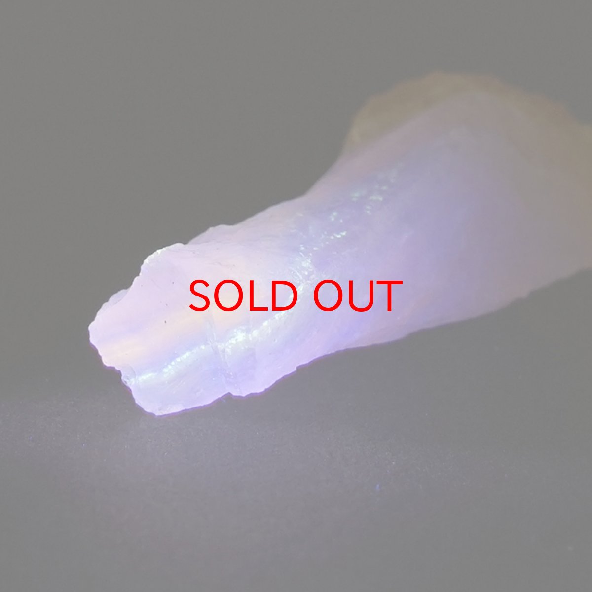 画像4: 北海道蛍光オパール 原石 約8.9g 北海道産 一点もの 天然石 パワーストーン カラーストーン (4)