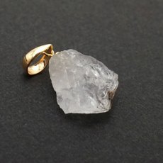 画像3: フェナカイト 3.3ct ペンダントトップ ロシア産 K18 ラフ 原石 【 一点もの 】 Phenakite 日本製 希少石 パワーストーン (3)