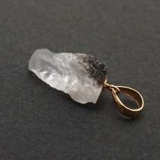 画像3: フェナカイト 3.0ct ペンダントトップ ロシア産 K18 ラフ 原石 【 一点もの 】 Phenakite 日本製 希少石 パワーストーン (3)