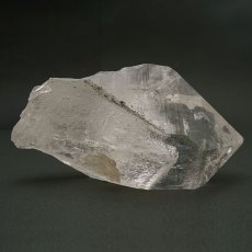 画像2: 【石の日SALE 14%OFF】 メルマウンテンクリスタル原石 約548g インド リシケシ（シャークスフィン）産 台付き (2)