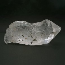 画像2: メルマウンテンクリスタル原石 約399g インド リシケシ（シャークスフィン）産 台付き (2)