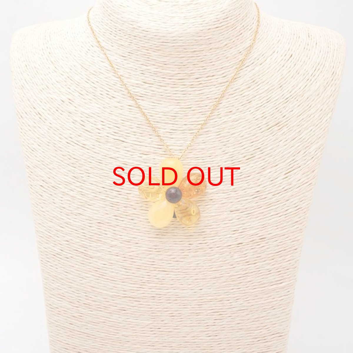 画像4: ミックスカラーアンバー ブローチ バルト海産 【一点物】 琥珀 Amber アンバー ペンダントトップ 天然石 パワーストーン カラーストーン (4)