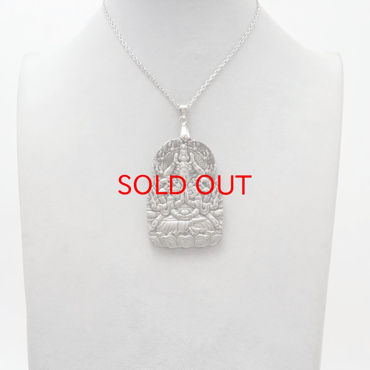 画像4: アルタイ隕石 千手観音 ペンダントトップ 新疆ウイグル産 【 一点物 】 Altai meteorite 隕石 チャネリング 浄化 天然石 パワーストーン カラーストーン (4)