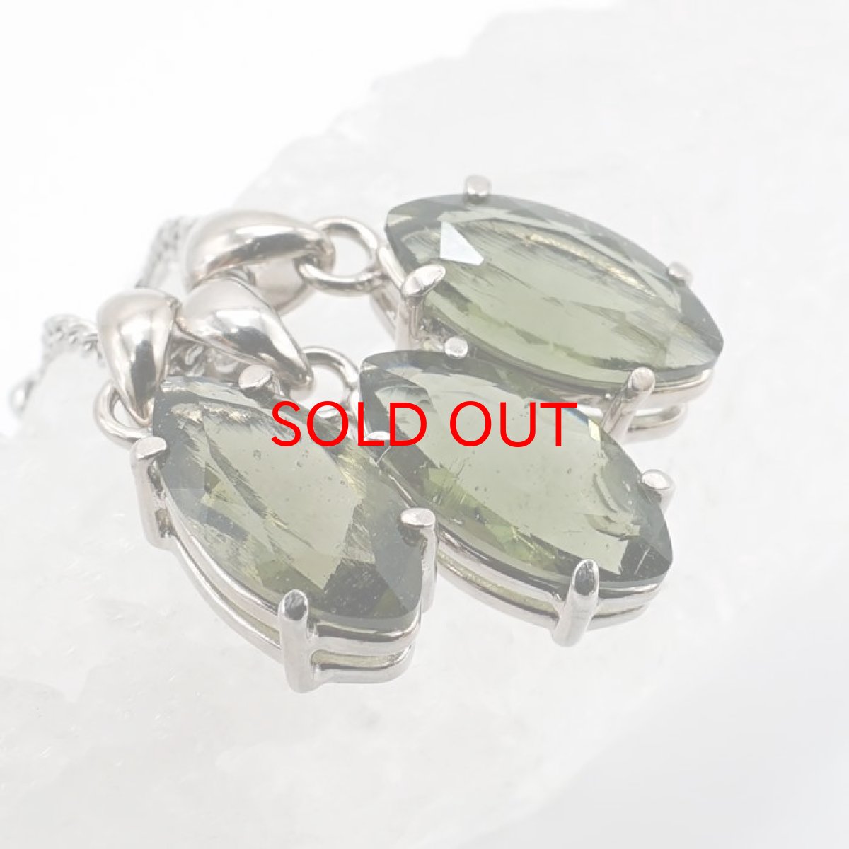 画像4: モルダバイト SV925 ペンダントトップ マーキス チェコ産 moldavite 天然ガラス 隕石 モルダヴ石 天然石 パワーストーン カラーストーン (4)