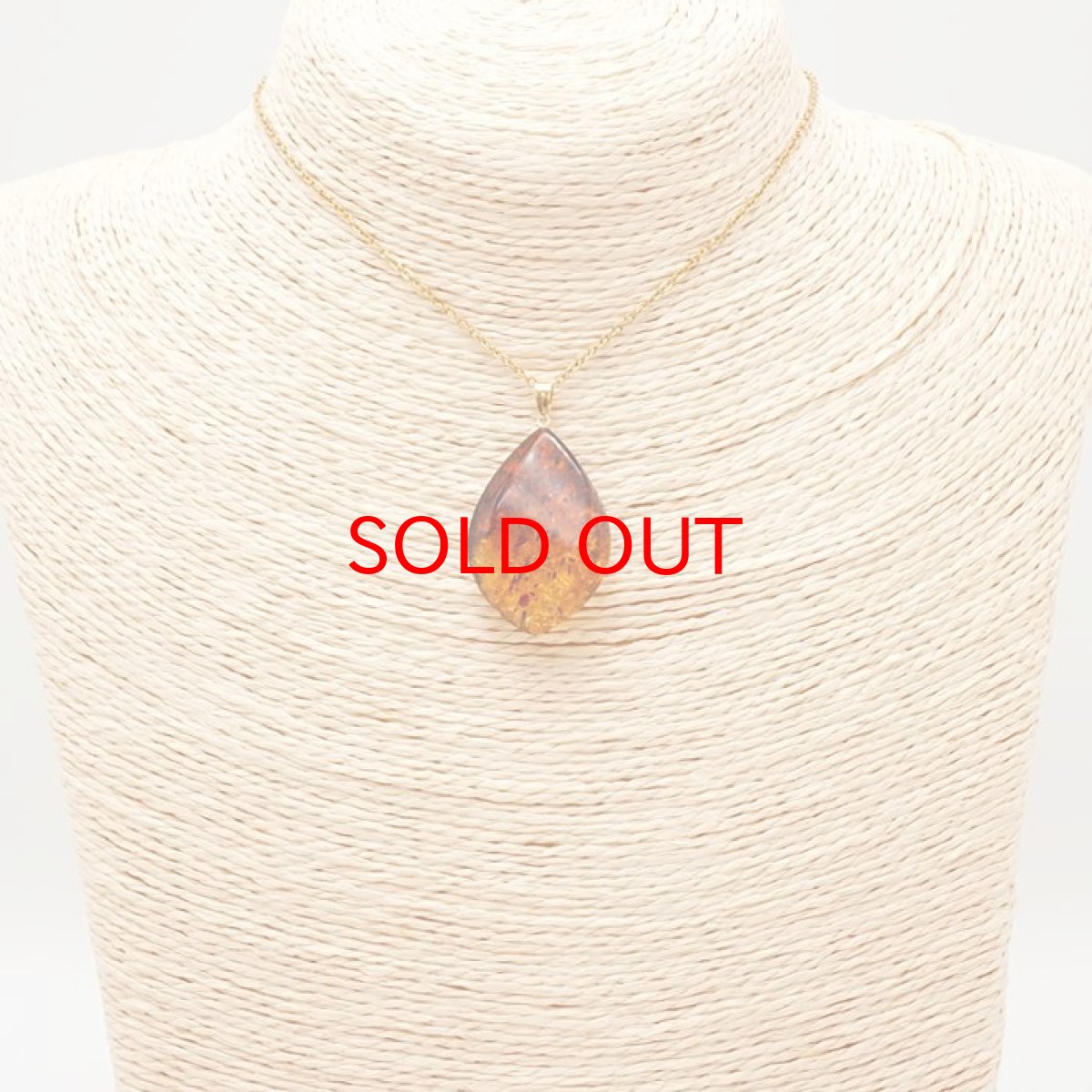 画像4: 天然アンバー ペンダントトップ K18 リトアニア産 ドロップ 【一点物】 琥珀 Amber アンバー 天然石 パワーストーン カラーストーン (4)