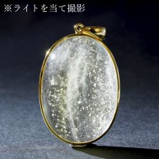 画像4: リビアングラス SV925 ペンダントトップ オーバル リビア砂漠産 【 一点もの 】 インパクトガラス Libyan Glass 隕石 天然ガラス テクタイト 希少 レア 天然石 パワーストーン (4)