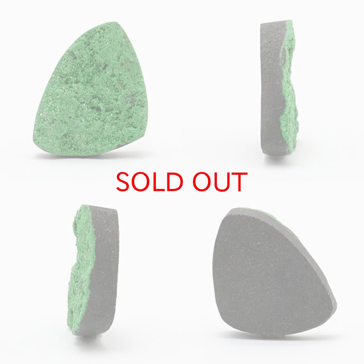 画像2: 【 一点もの 】ウバロバイトガーネット ルース 12.9ct ロシア産 レアストーン 希少 Uvarovite garnet 天然石 カラーストーン パワーストーン (2)