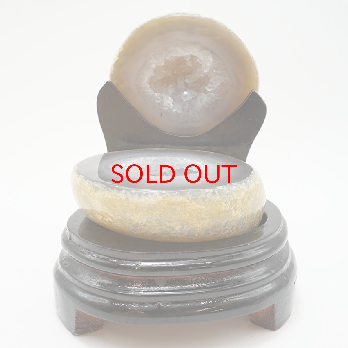 画像2: トレジャーメノウ 台付き ブラジル産 【一点物】 2.25kg treasure agate 天然石 パワーストーン カラーストーン (2)