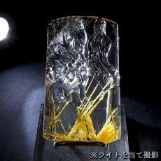 画像4: ヘマタイトインルチルクォーツ 龍上観音 彫り物 ブラジル産 【一点もの】 Rutile quartz 彫刻 ルチル 黄金針水晶 ヘマタイト 龍 お守り 浄化 天然石 パワーストーン カラーストーン (4)
