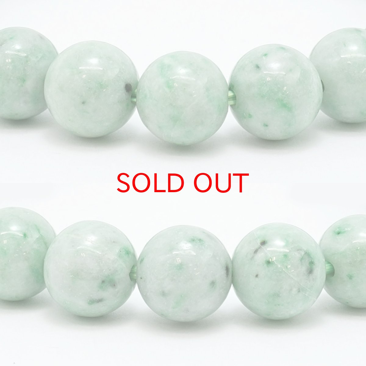 画像2: 【BLACK FRIDAY対象】 糸魚川翡翠 緑 ブレスレット 9mm 新潟県産 【一点物】 Itoigawa Jade グリーン 糸魚川ひすい 日本銘石 国石 希少 健康運 お守り パワーストーン 天然石 カラーストーン (2)