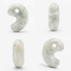 画像2: 糸魚川翡翠 約23mm 勾玉 新潟県【一点物】Itogawa Jade 日本銘石 天然石 パワーストーン カラーストーン (2)
