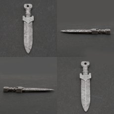 画像2: アルタイ隕石 彫り物 剣 新疆ウイグル産 【 一点物 】 Altai meteorite 隕石 チャネリング 浄化 天然石 パワーストーン カラーストーン (2)