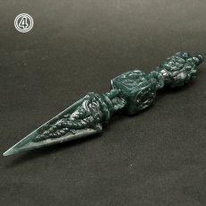 画像11: ミャンマー翡翠 金剛杭 彫り物【 一点もの 】Jade Jadeite ひすい ヒスイ 翡翠 お守り 風水 開運 天然石 パワーストーン カラーストーン (11)